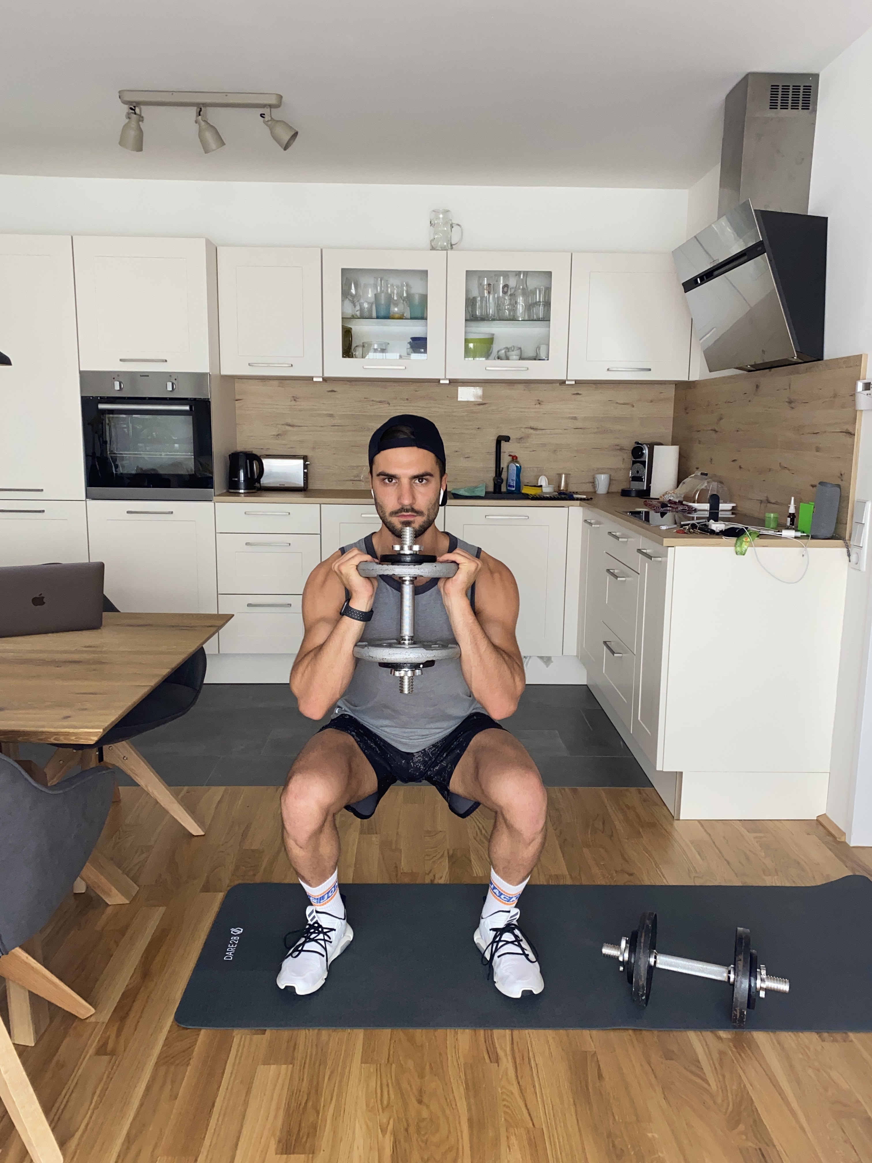 Kurzhantel Übungen City Outlet Blog Philipp Rafetseder Frontkniebeugen Endposition